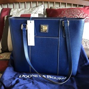 NWT Dooney & Bourke large Navy tote